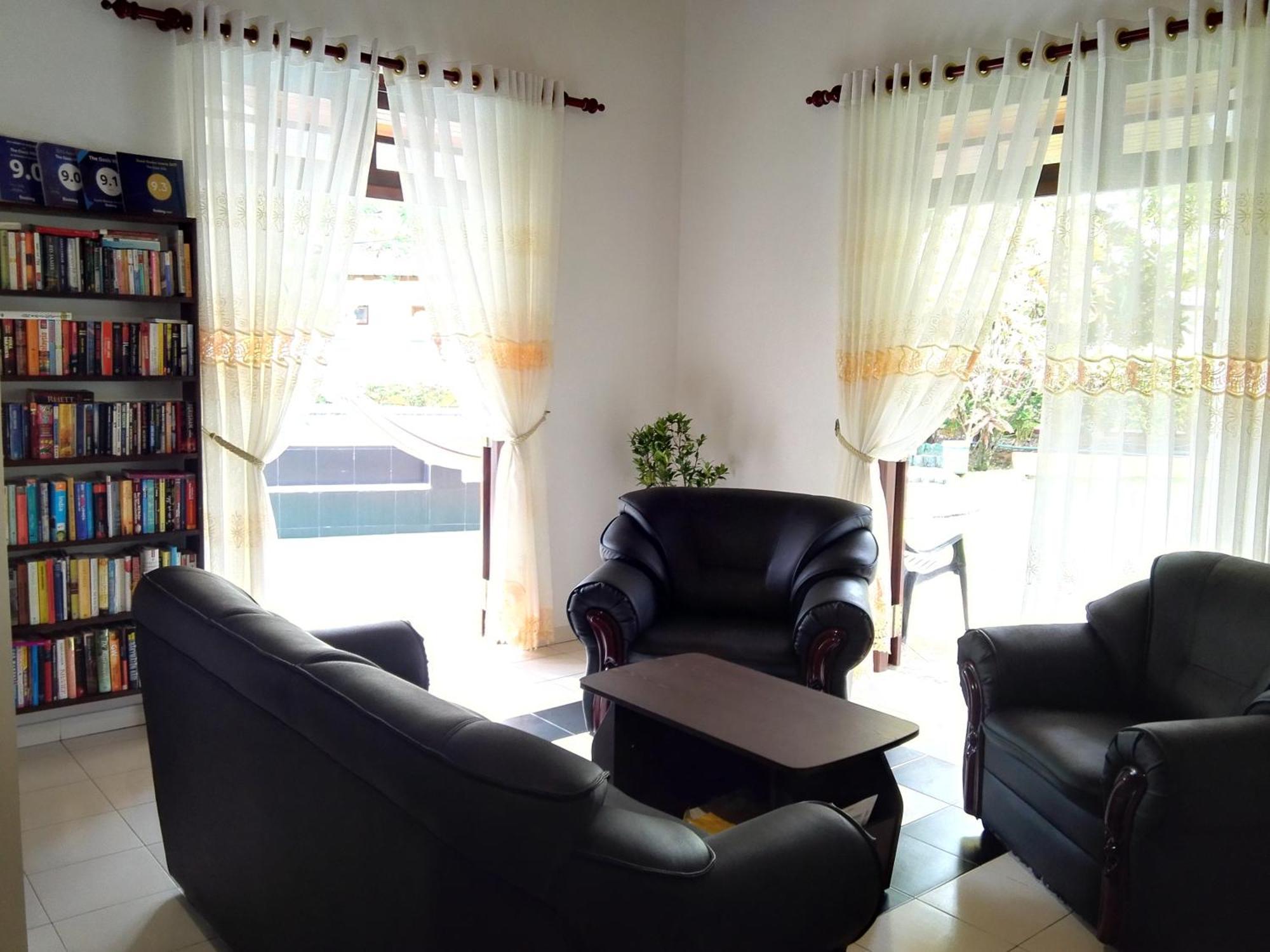 The Oasis Villa Hikkaduwa Exterior photo